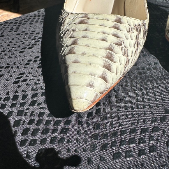 Manolo Blahnik Snake Skin Pump Size 38.5 - Picture 2 of 8